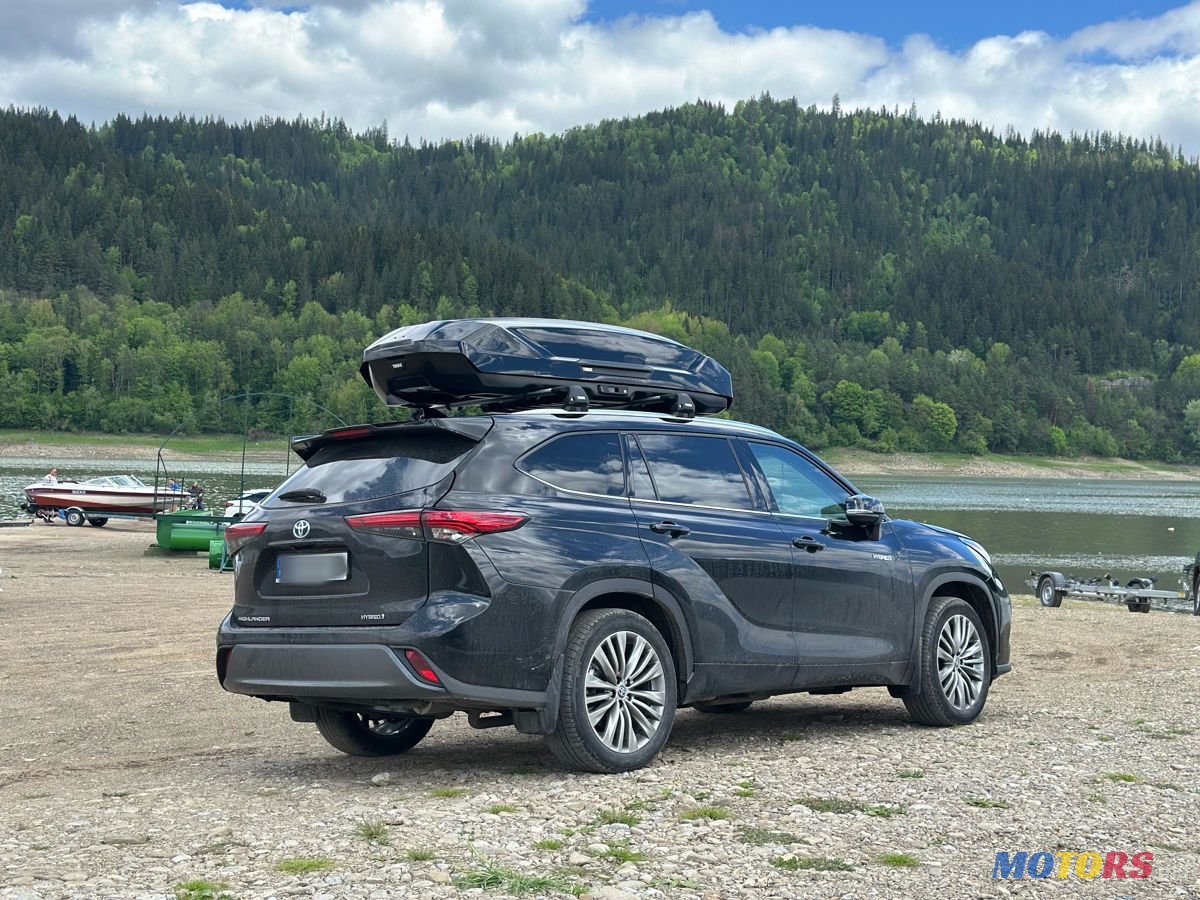 2021' Toyota Highlander photo #2
