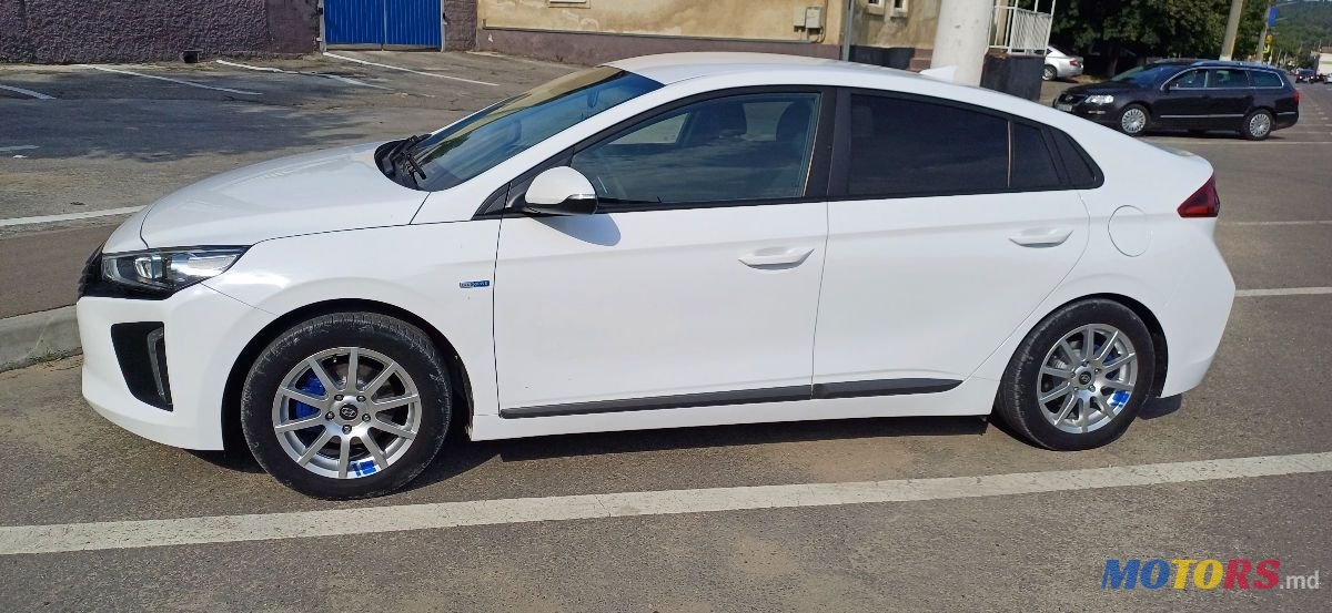 2019' Hyundai Ioniq photo #6