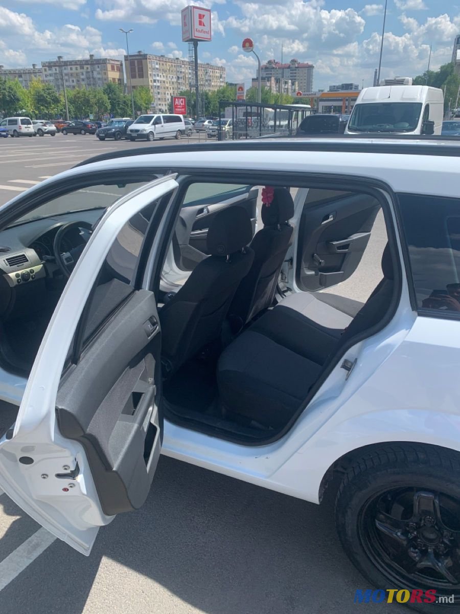 2008' Opel Astra photo #6