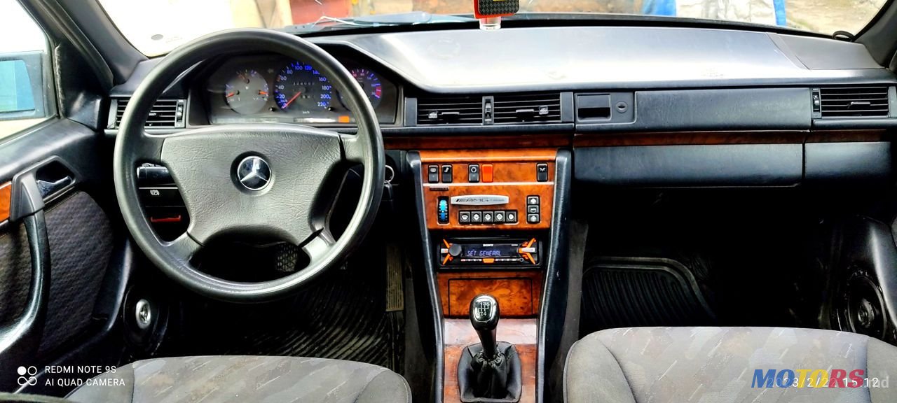 1993' Mercedes-Benz E Класс photo #2
