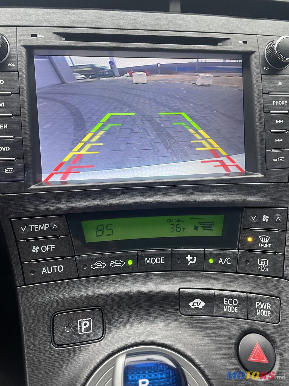 2010' Toyota Prius photo #5