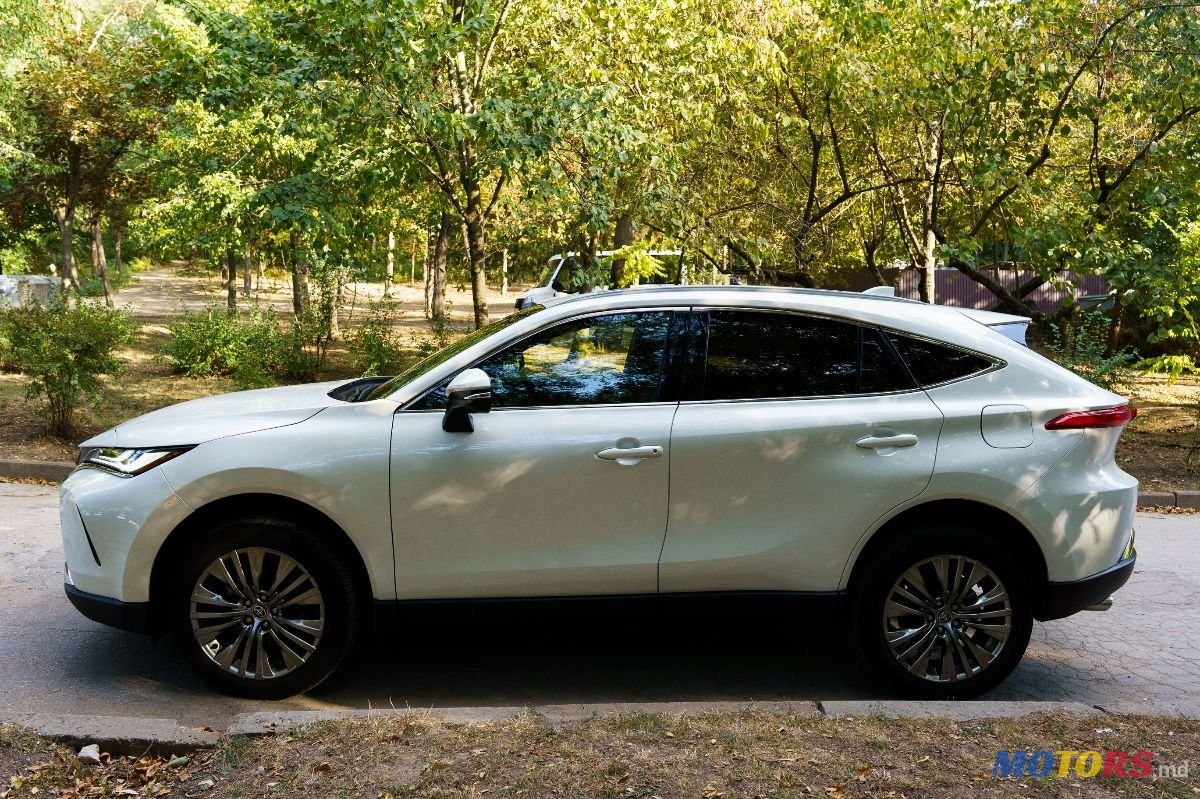 2022' Toyota Venza photo #6