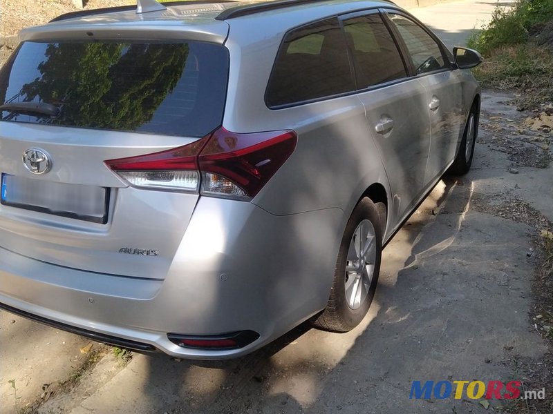 2016' Toyota Auris photo #4