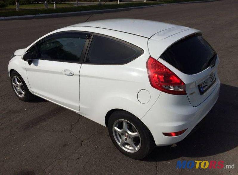 2010' Ford Fiesta photo #2