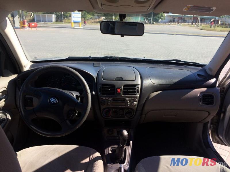 2000' Nissan Almera photo #3