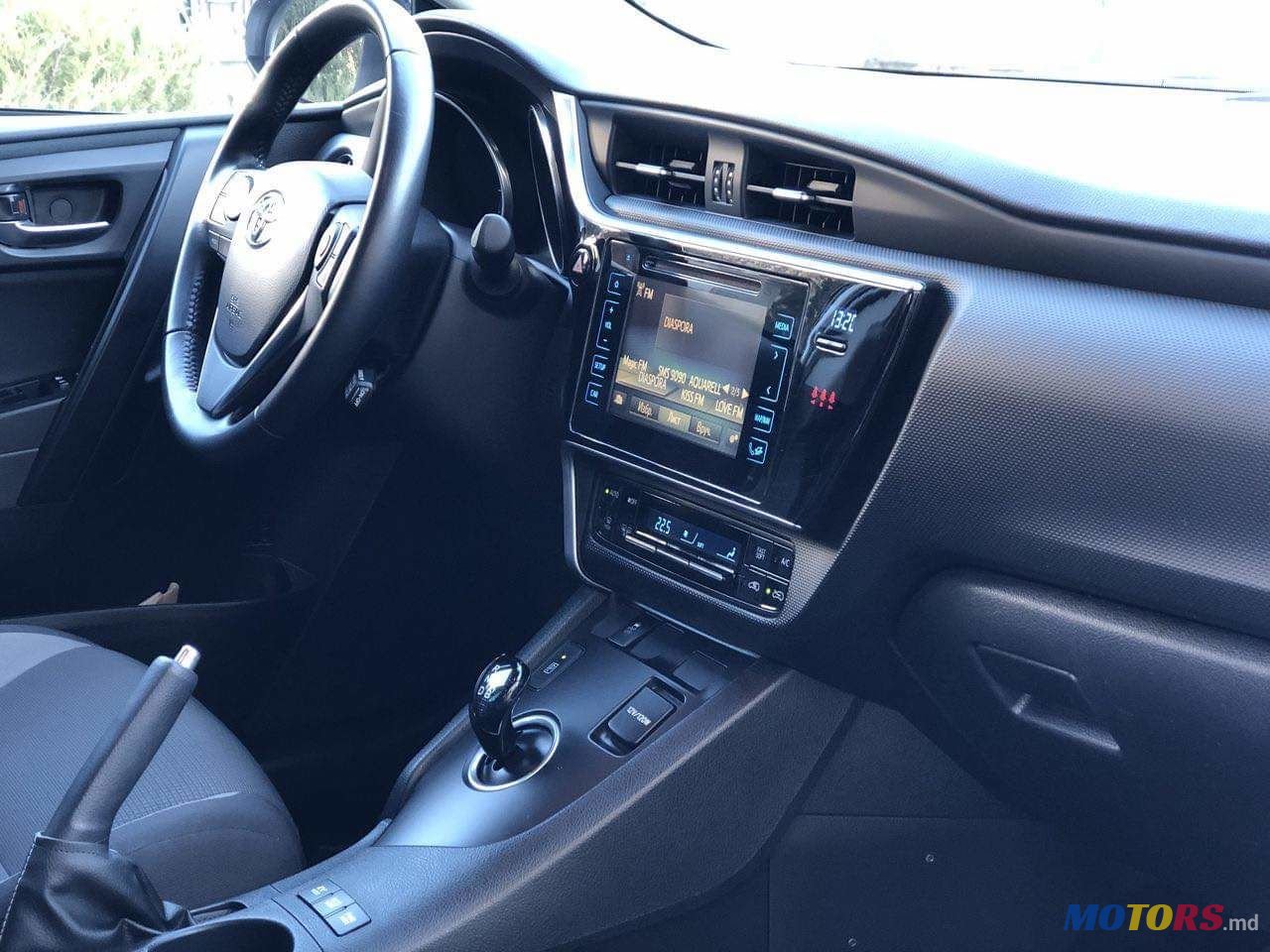 2016' Toyota Auris photo #5