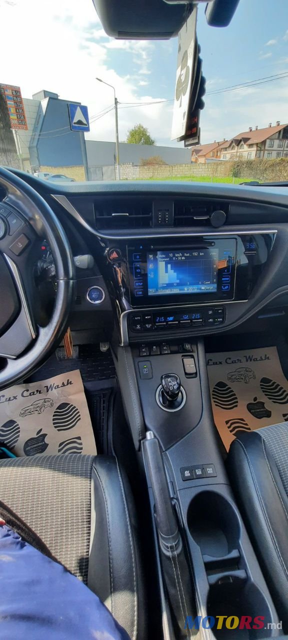 2016' Toyota Auris photo #5