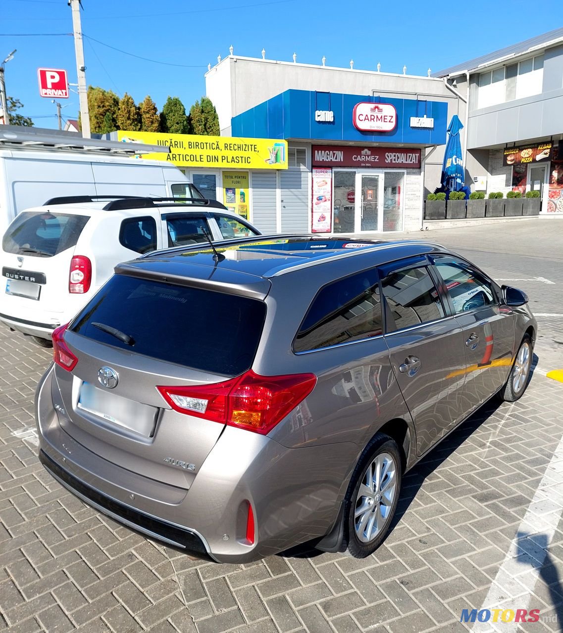 2014' Toyota Auris photo #2