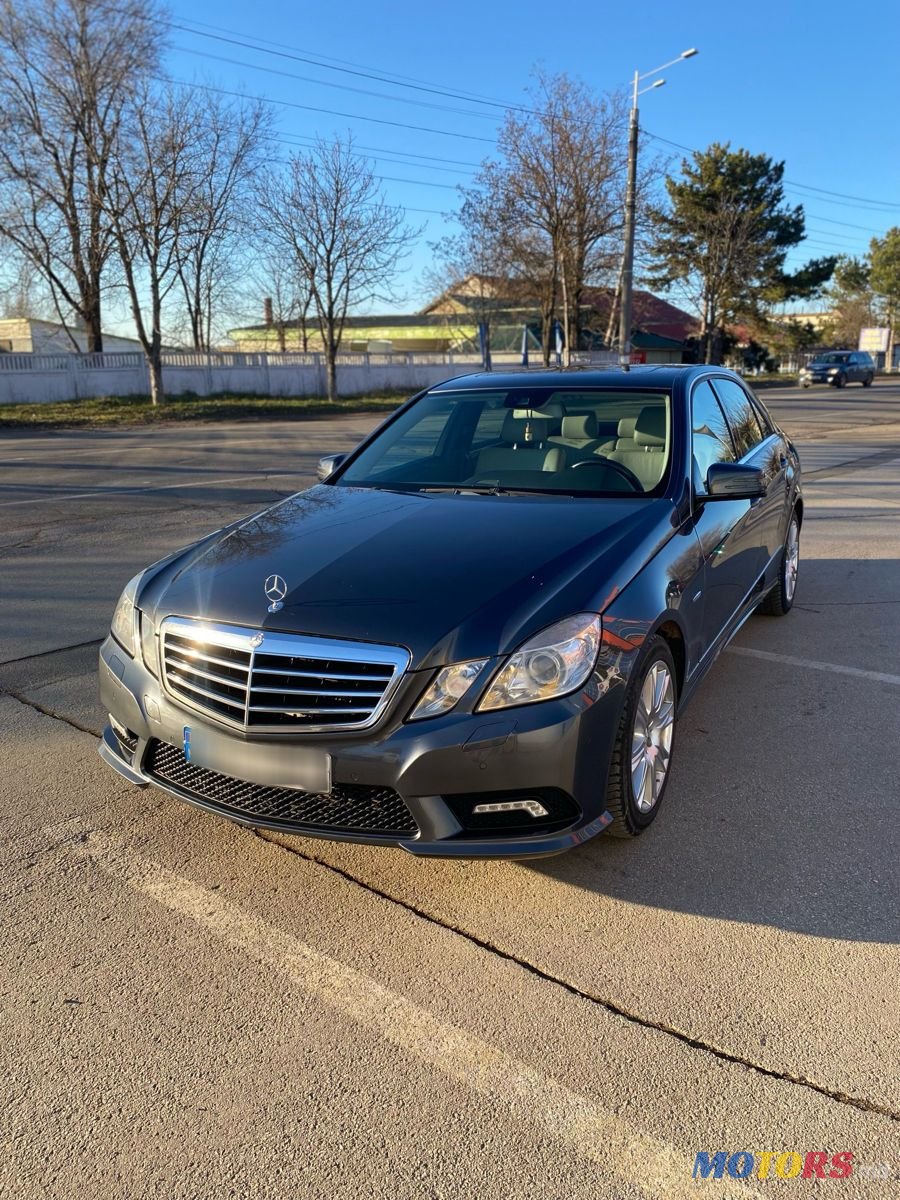2011' Mercedes-Benz E-Class photo #1