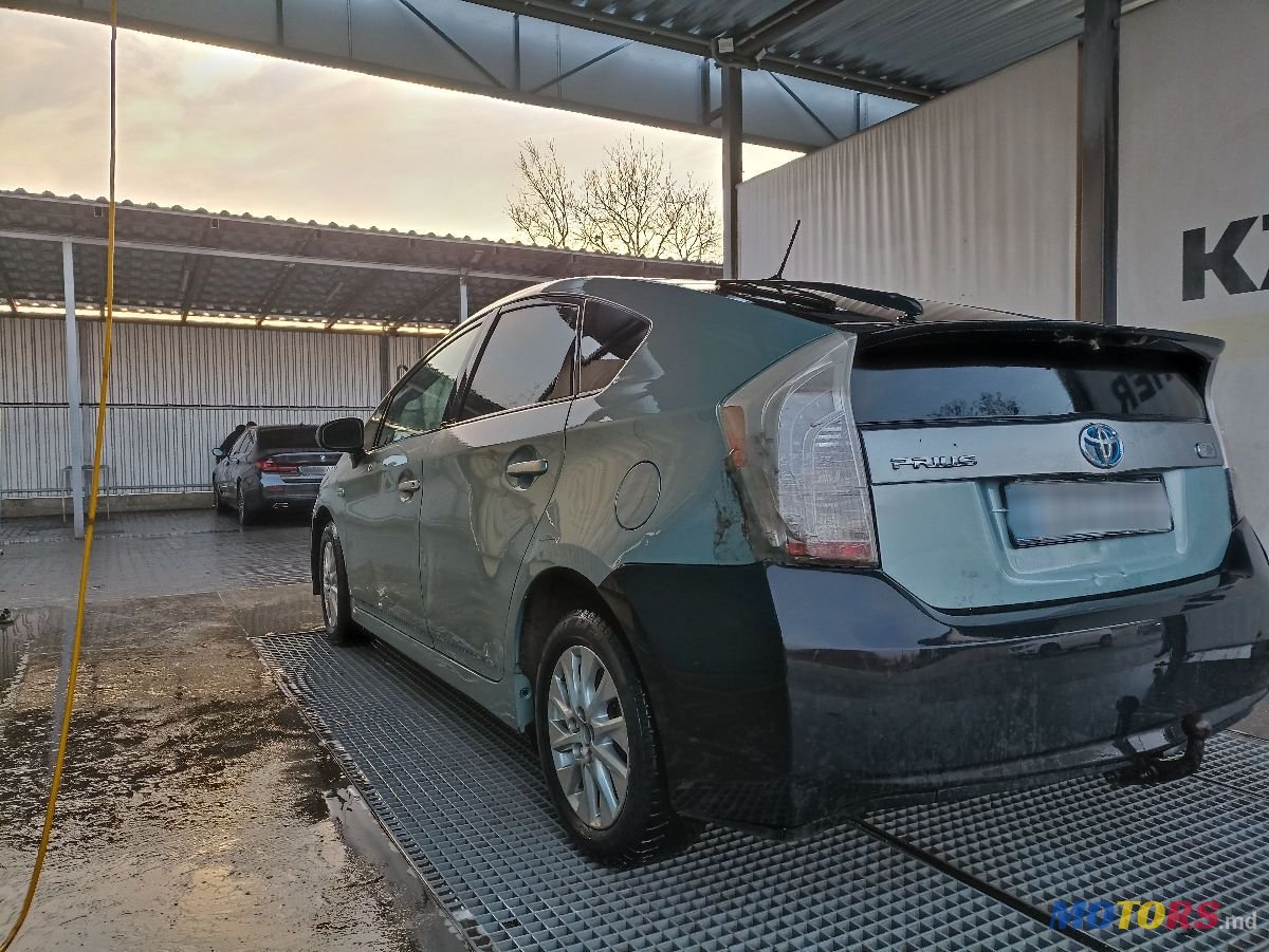 2012' Toyota Prius photo #4