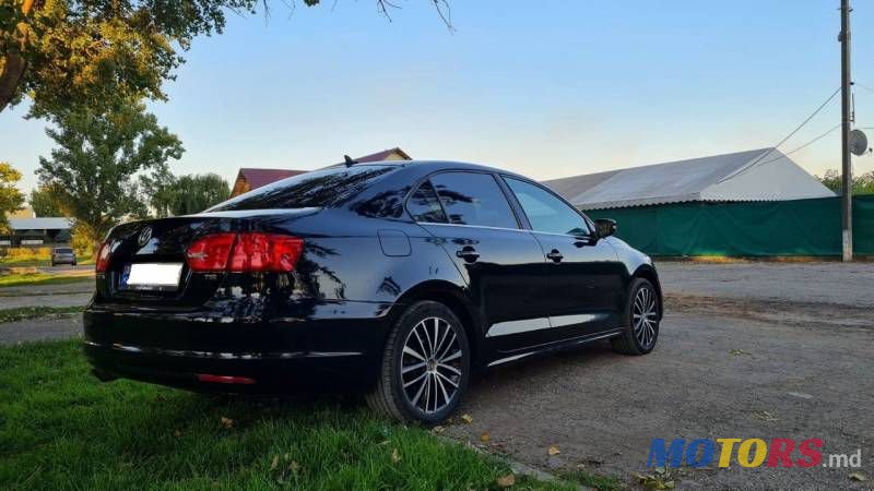 2015' Volkswagen Jetta photo #2