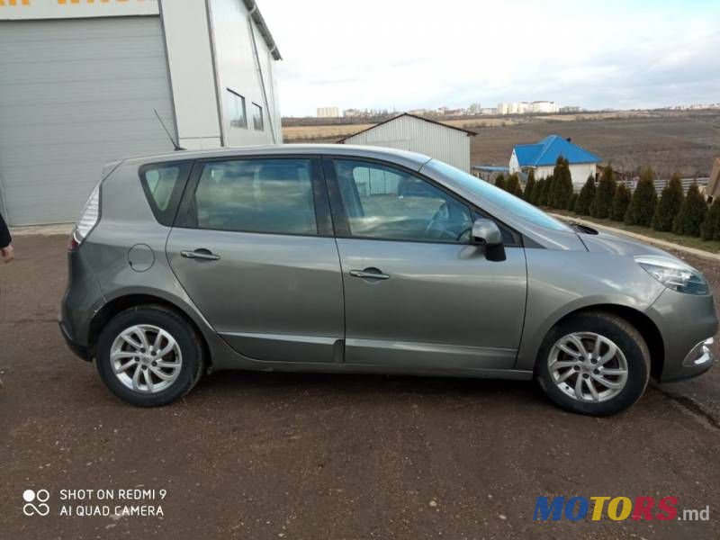 2012' Renault Scenic photo #2