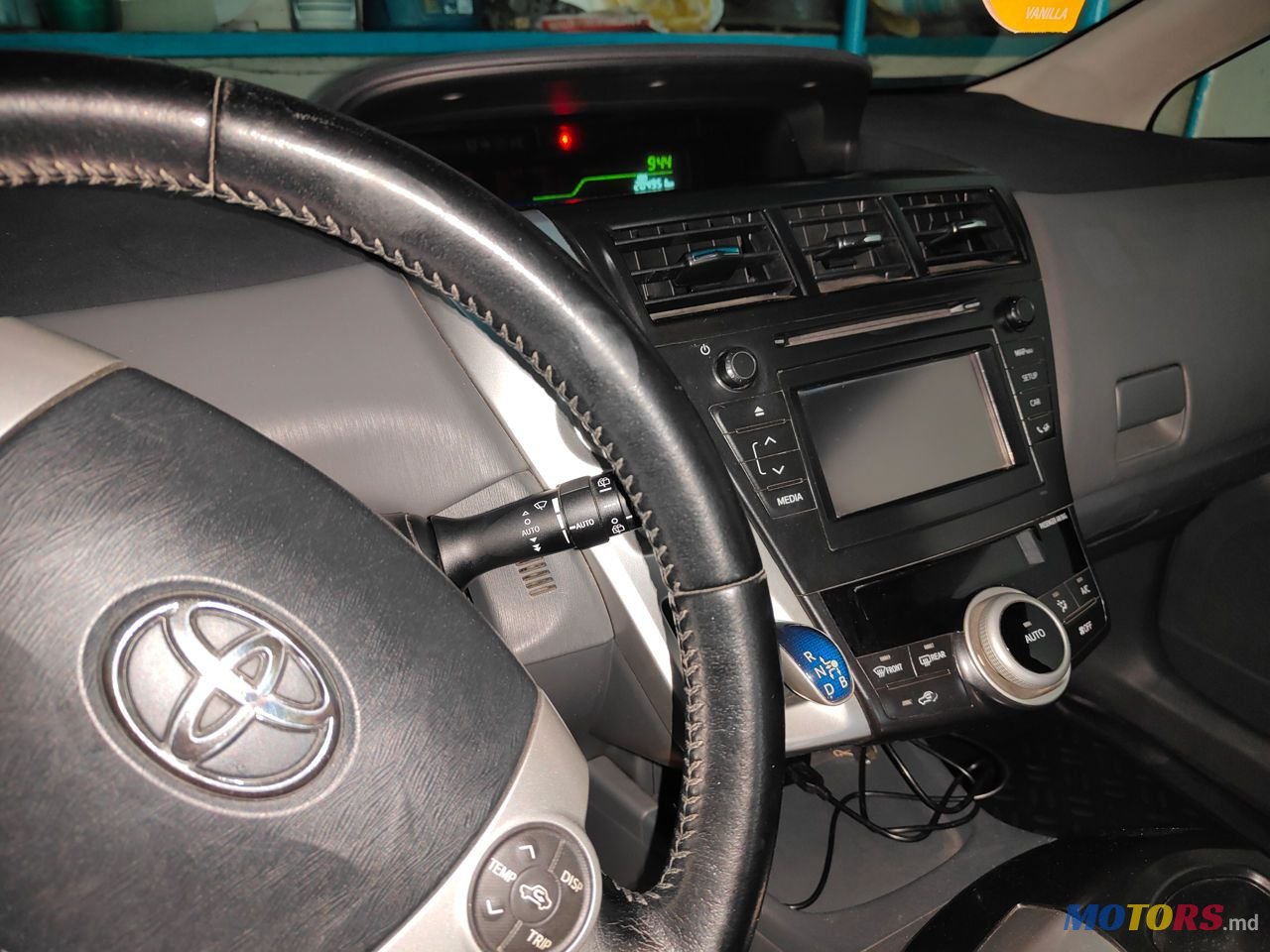 2013' Toyota Prius + photo #4