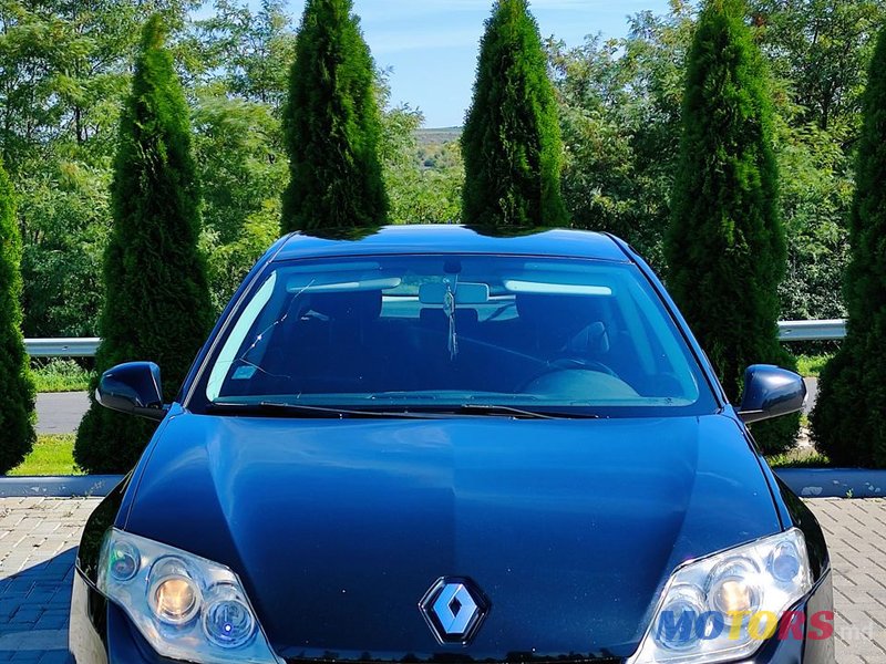 2008' Renault Laguna photo #2
