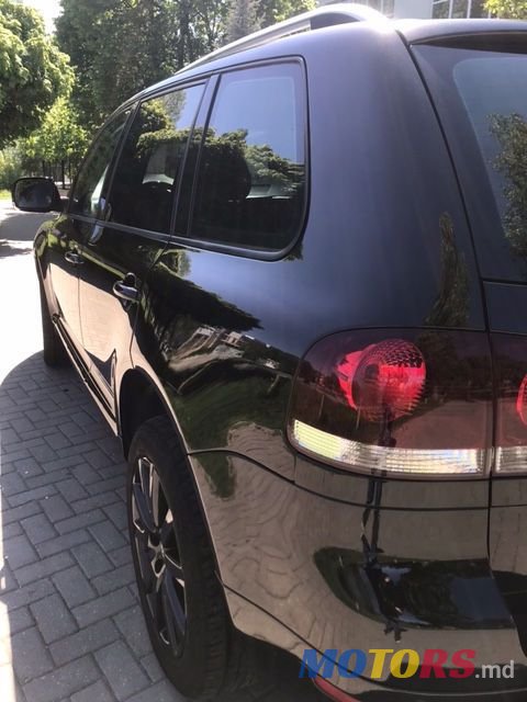 2004' Volkswagen Touareg photo #4