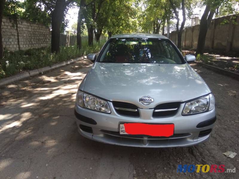 2001' Nissan Almera photo #1