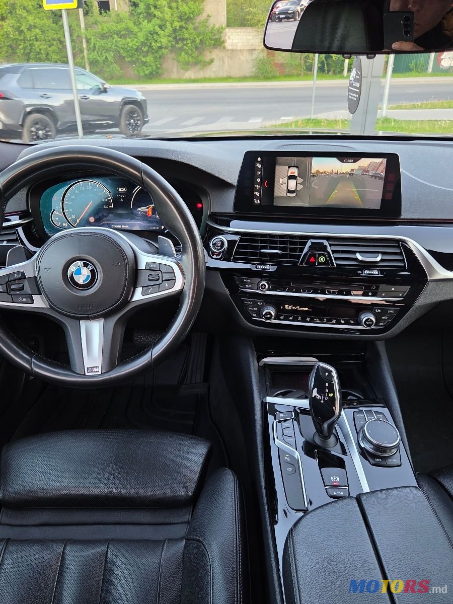 2017' BMW 5 Series photo #3