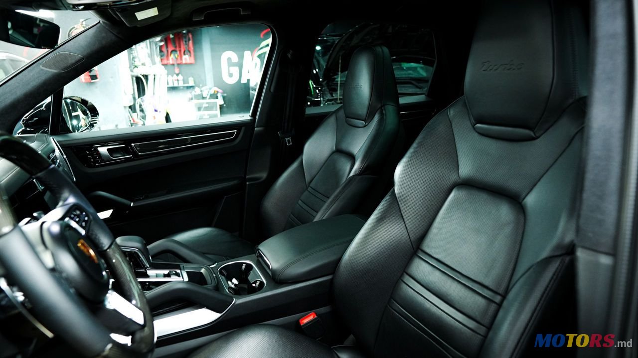2018' Porsche Cayenne photo #5