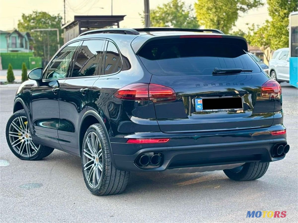 2015' Porsche Cayenne photo #4