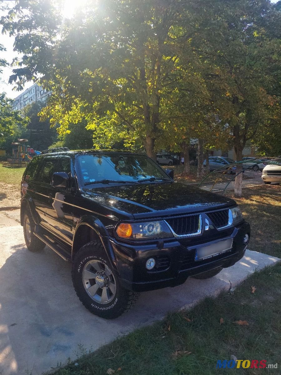 2008' Mitsubishi Pajero Sport photo #1