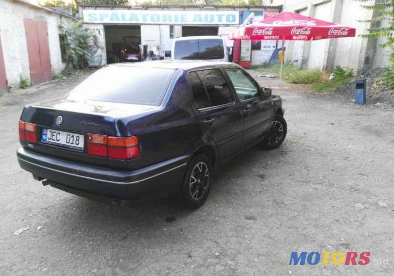 1994' Volkswagen Vento photo #1