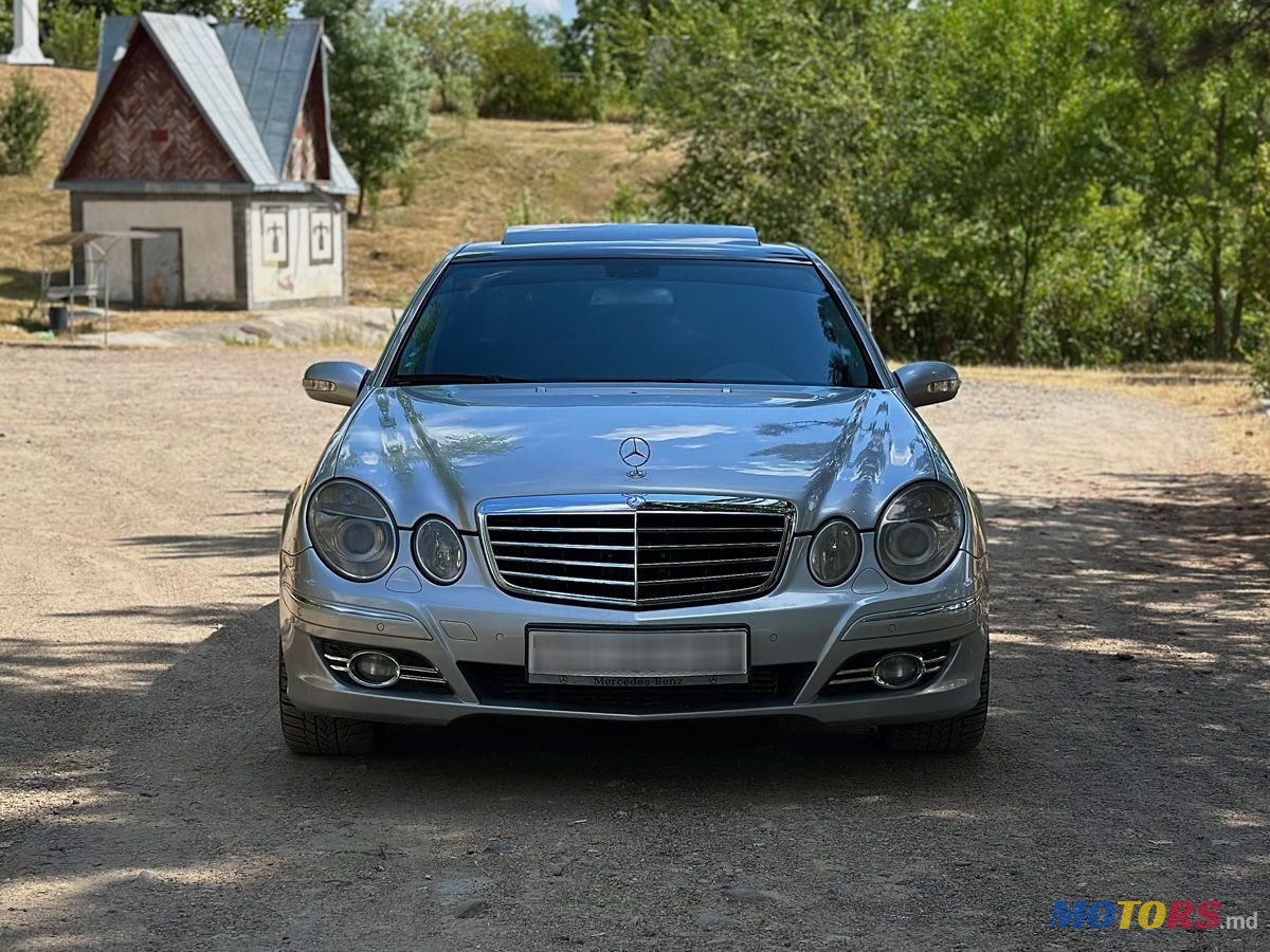 2005' Mercedes-Benz E-Class photo #3