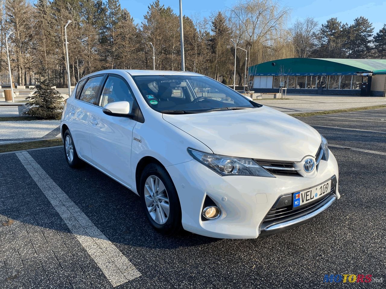 2013' Toyota Auris photo #1