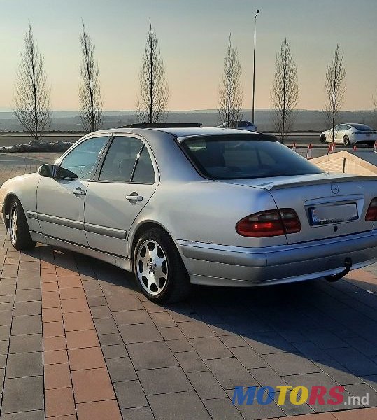 2000' Mercedes-Benz E-Class photo #1