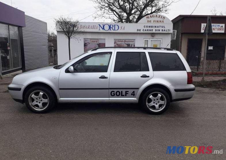 2004' Volkswagen Golf photo #1