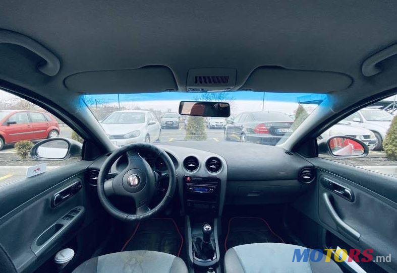 2005' SEAT Ibiza photo #1