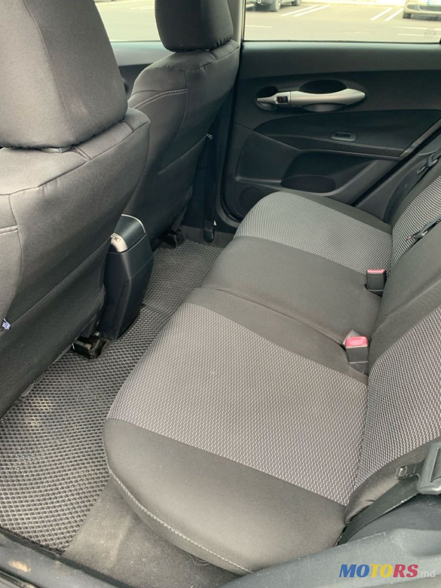 2009' Toyota Auris photo #6