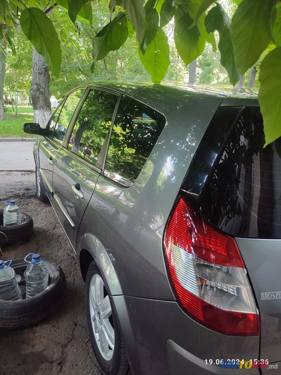 2005' Renault Grand Scenic photo #4