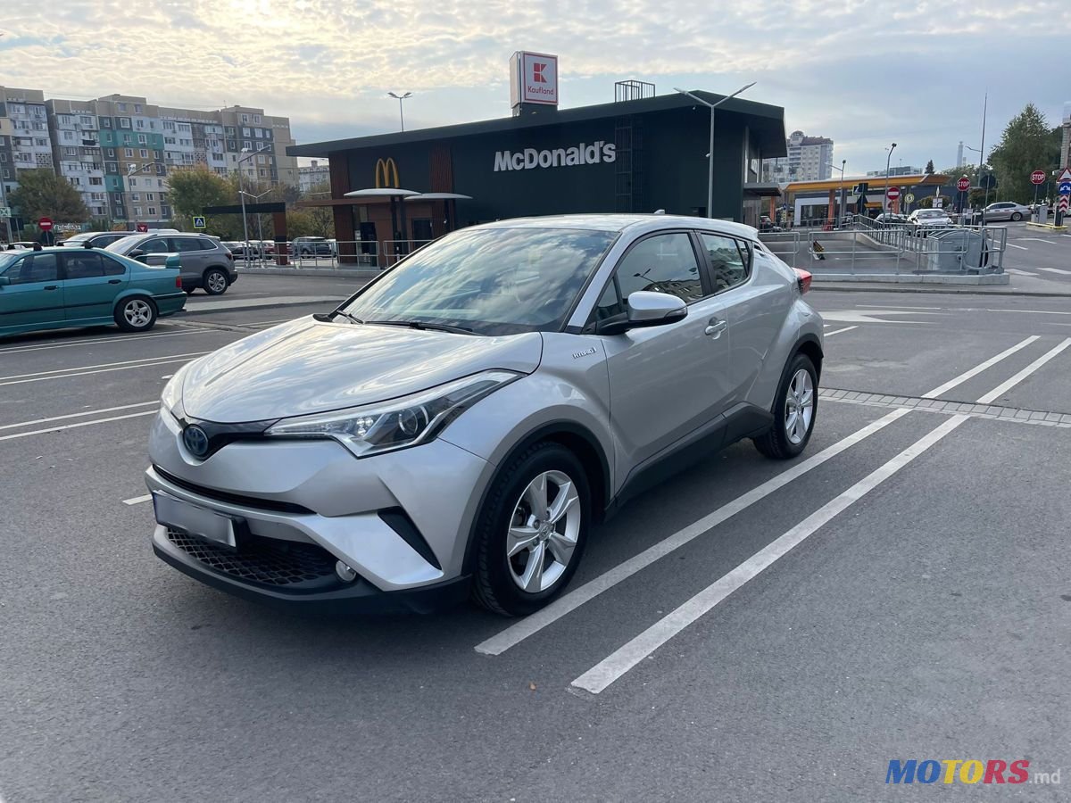 2017' Toyota C-HR photo #4