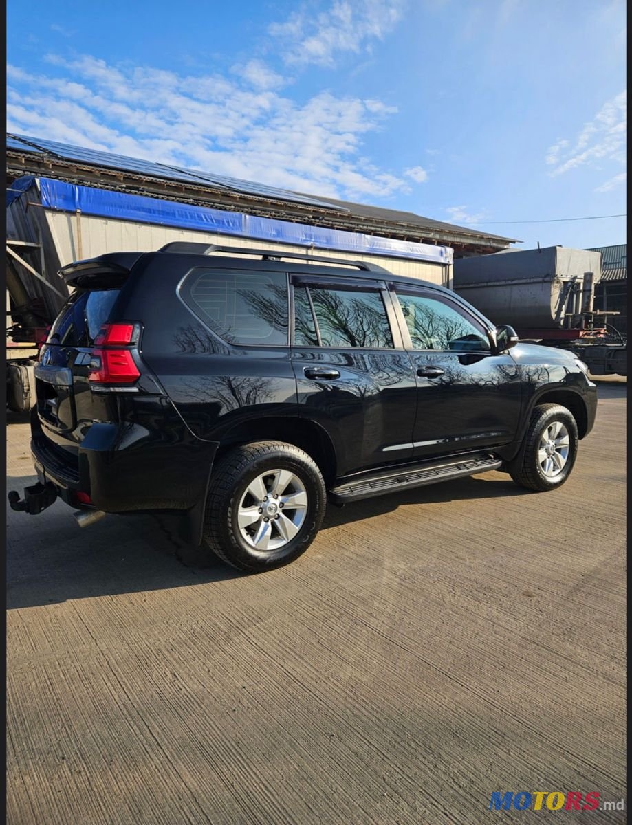 2019' Toyota Land Cruiser Prado photo #4
