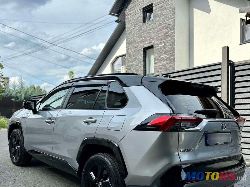 2019' Toyota RAV4 photo #2