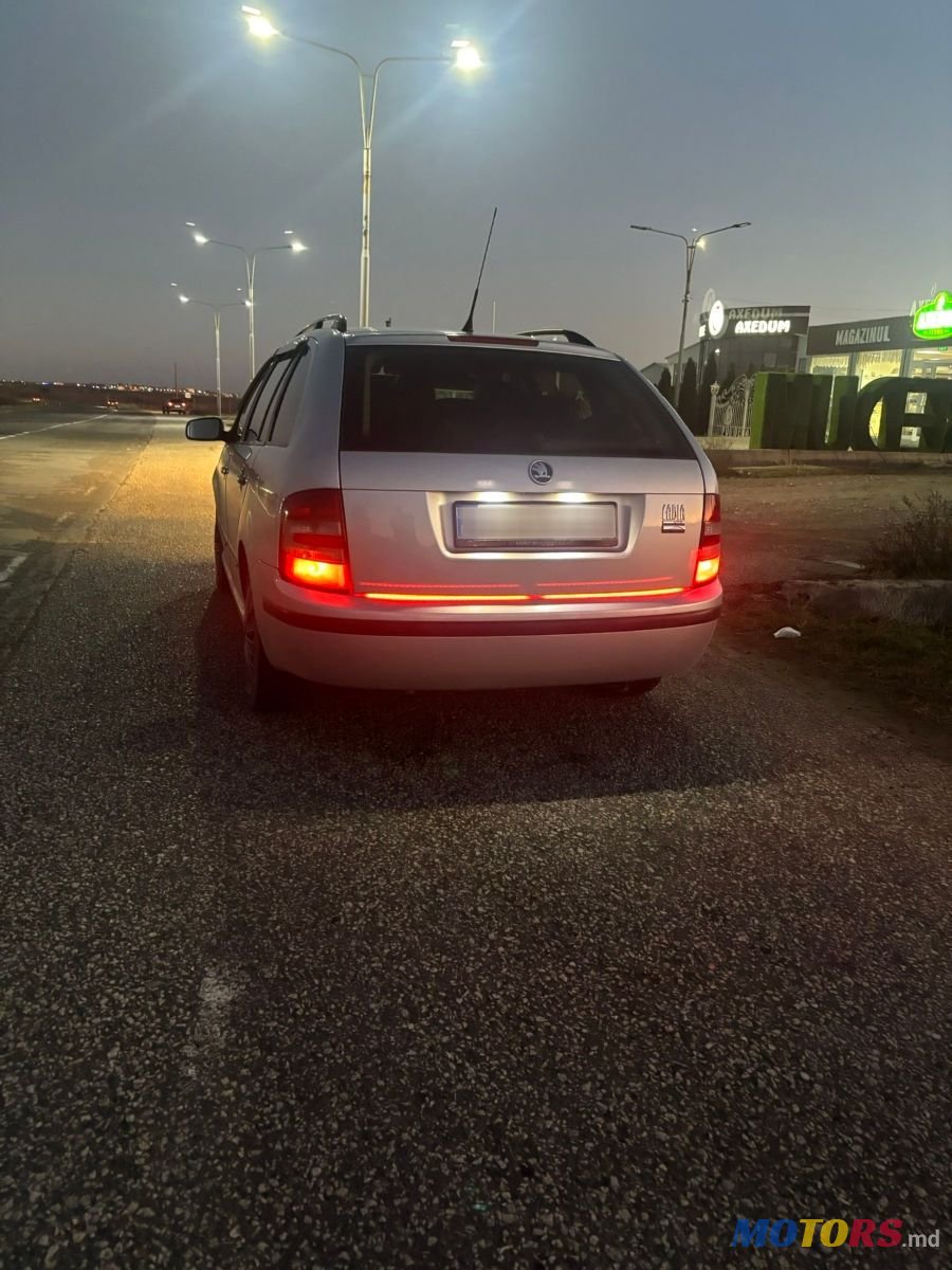 2005' Skoda Fabia photo #2