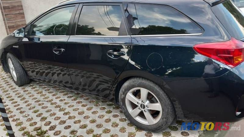 2013' Toyota Auris photo #4