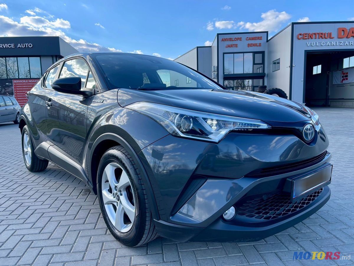 2018' Toyota C-HR photo #2