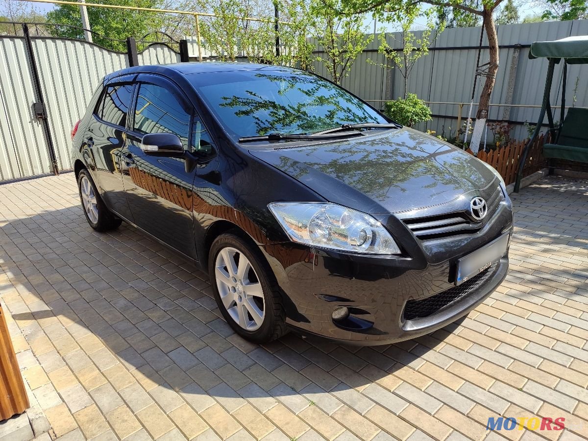 2010' Toyota Auris photo #1