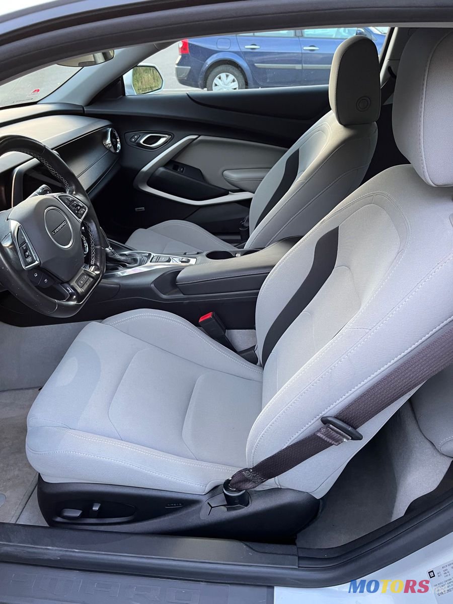 2017' Chevrolet Camaro photo #6