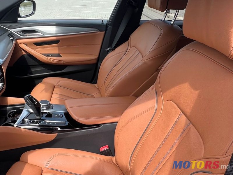 2019' BMW 5 Series photo #5