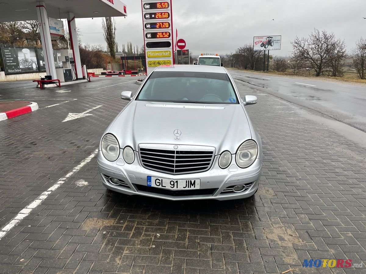 2008' Mercedes-Benz E Класс photo #1