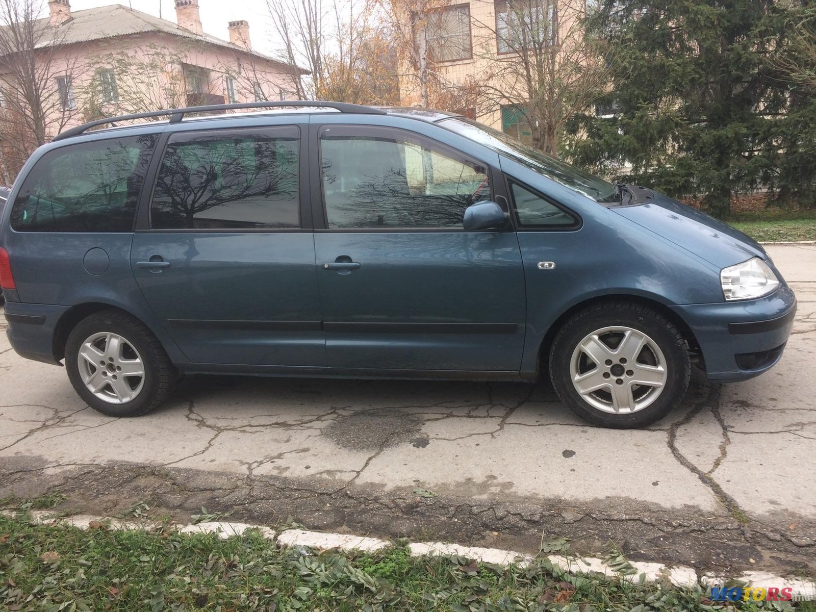 2001' Volkswagen Sharan photo #1