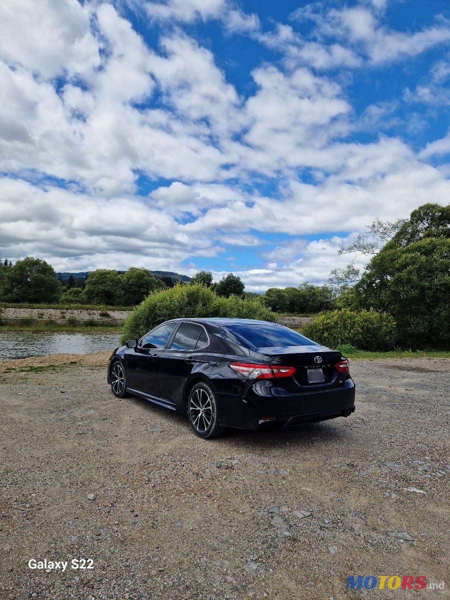 2017' Toyota Camry photo #2