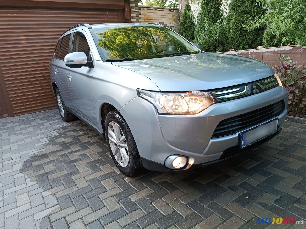 2014' Mitsubishi Outlander photo #3