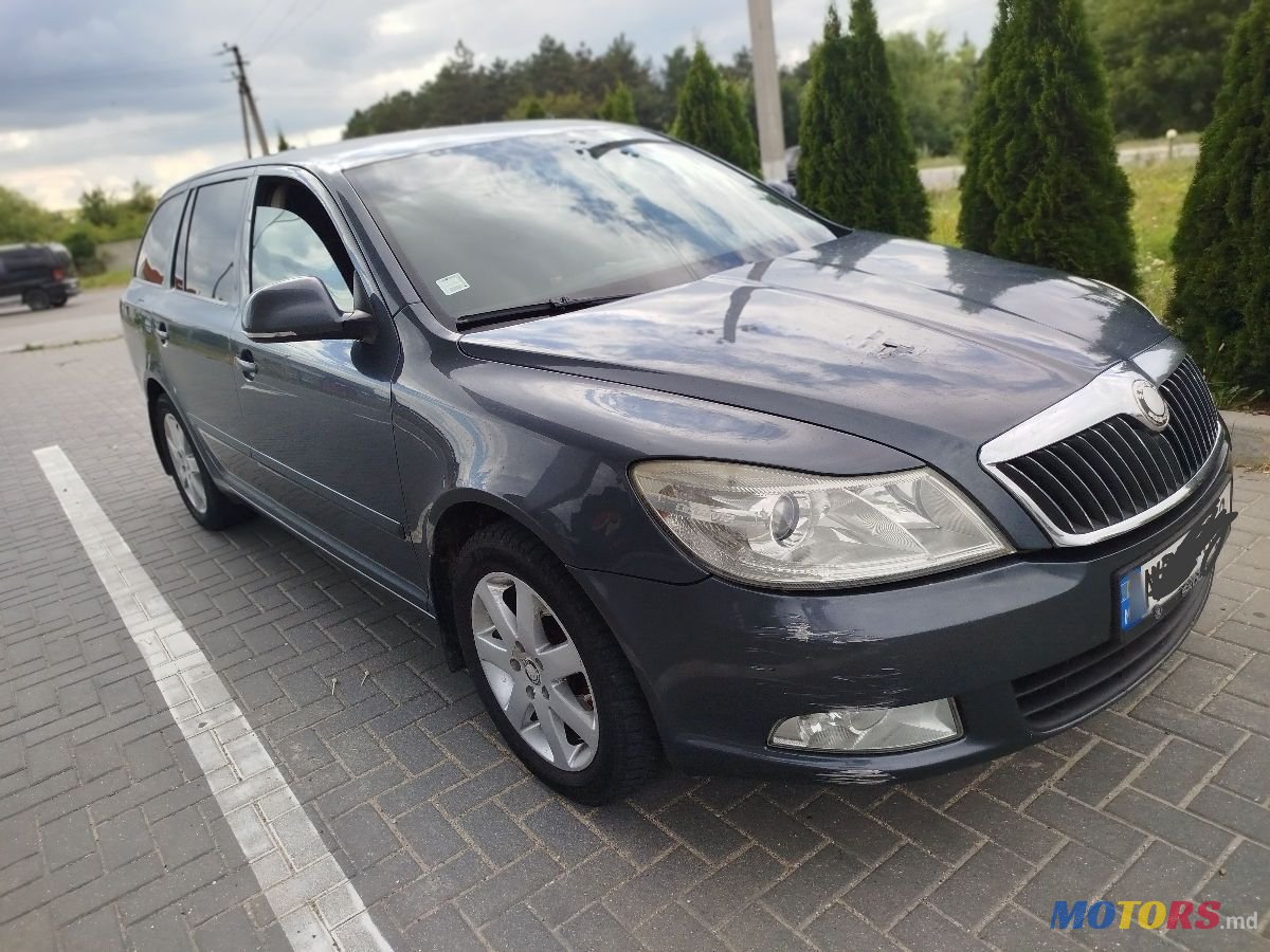 2009' Skoda Octavia photo #2