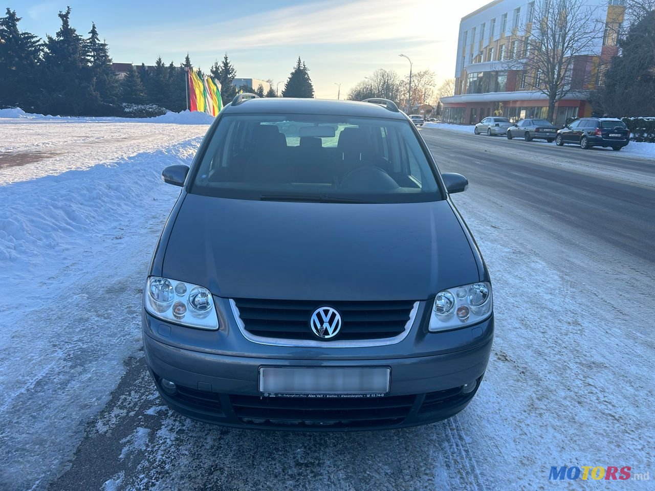 2005' Volkswagen Touran photo #1