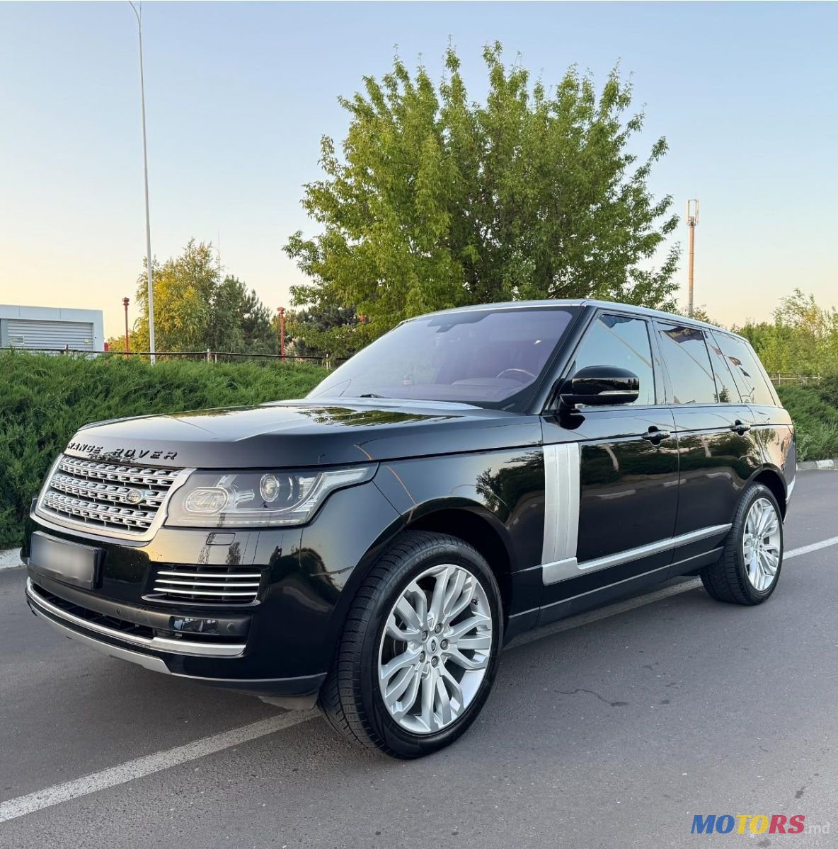 2015' Land Rover Range Rover photo #3