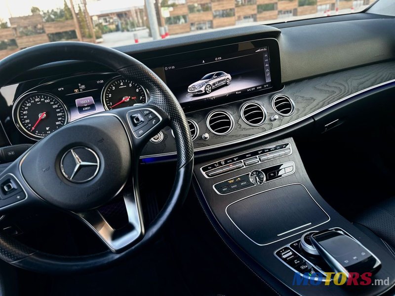 2018' Mercedes-Benz E-Class photo #3