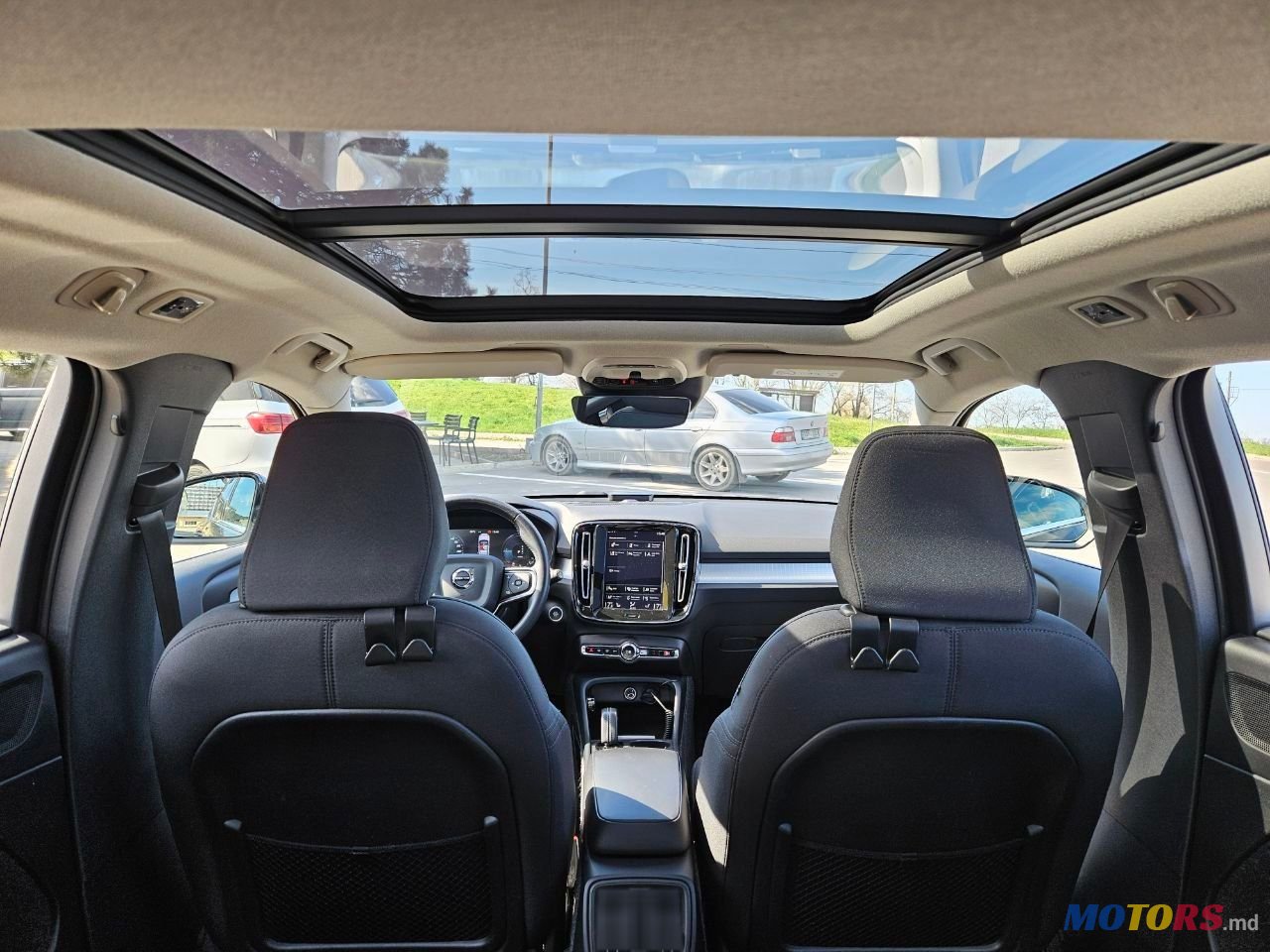 2021' Volvo XC40 photo #3